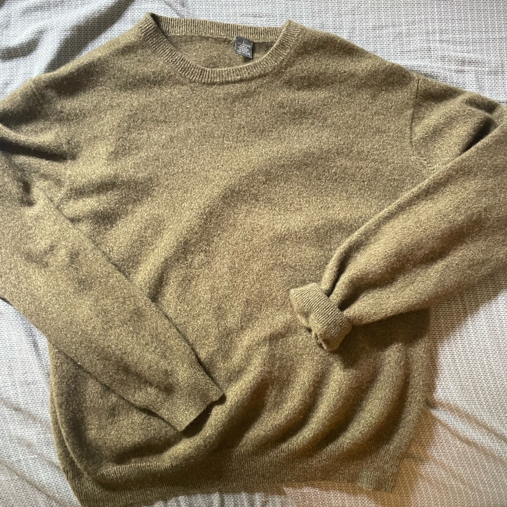 100% cashmere sweater